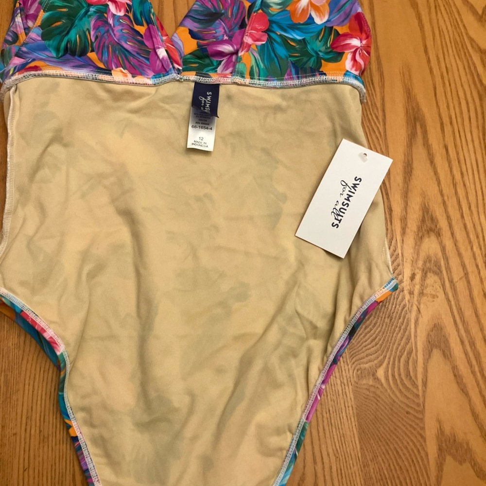 Swimsuits For All Tropical Floral One Piece - Picture 9 of 11